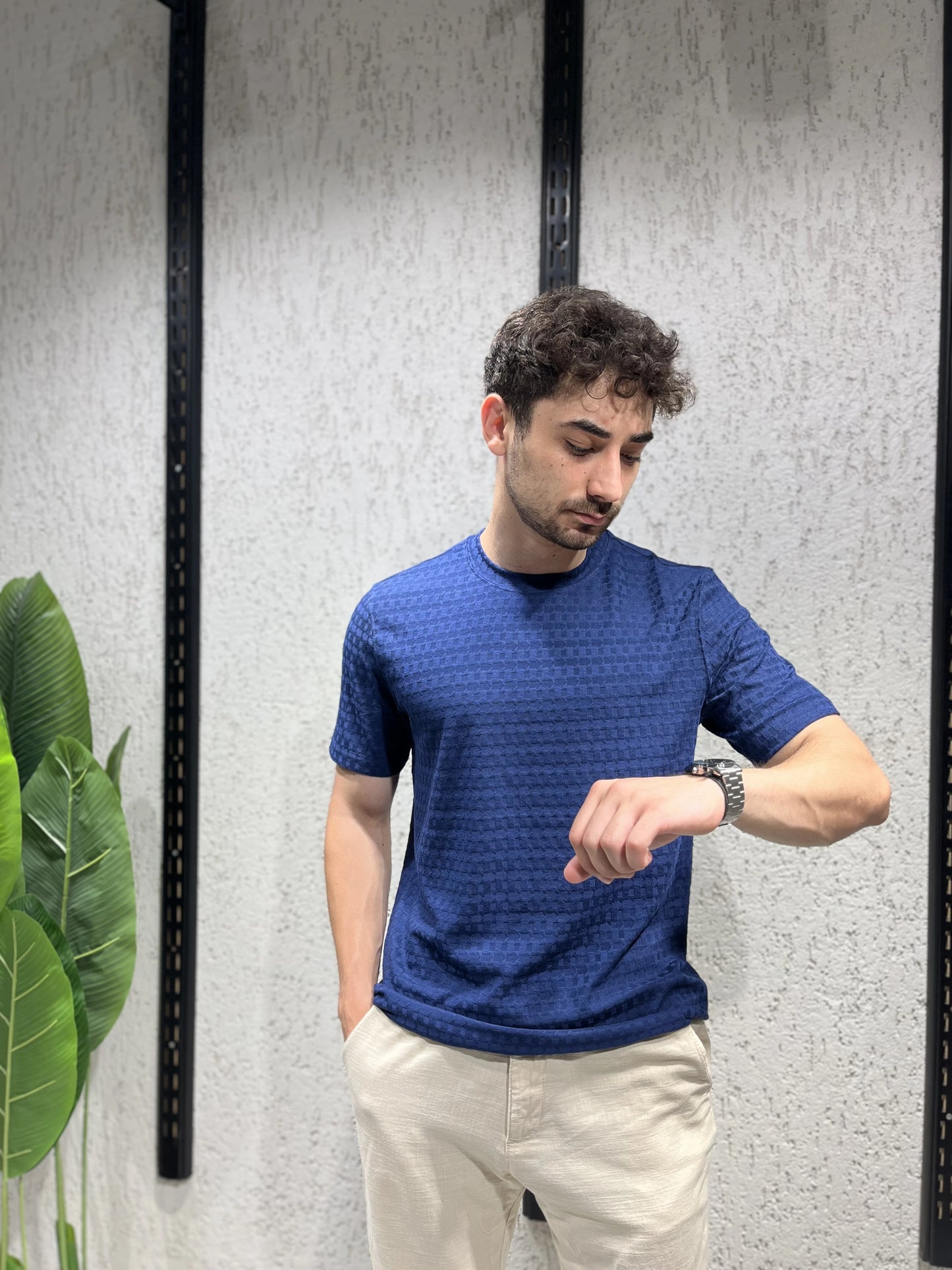 Kare Desenli Basic Tişört