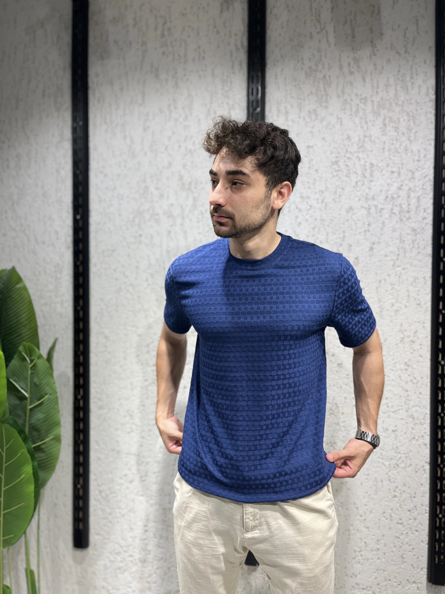 Kare Desenli Basic Tişört