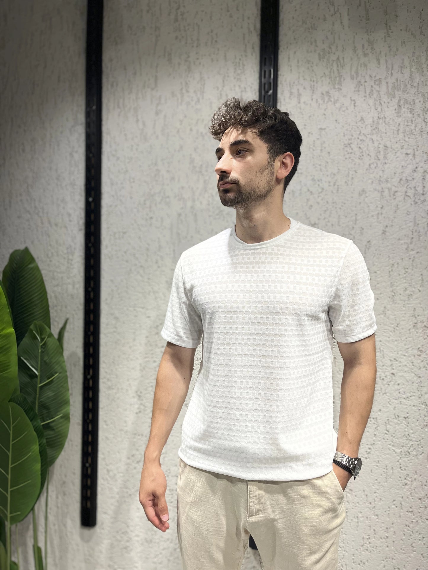 Kare Desenli Basic Tişört