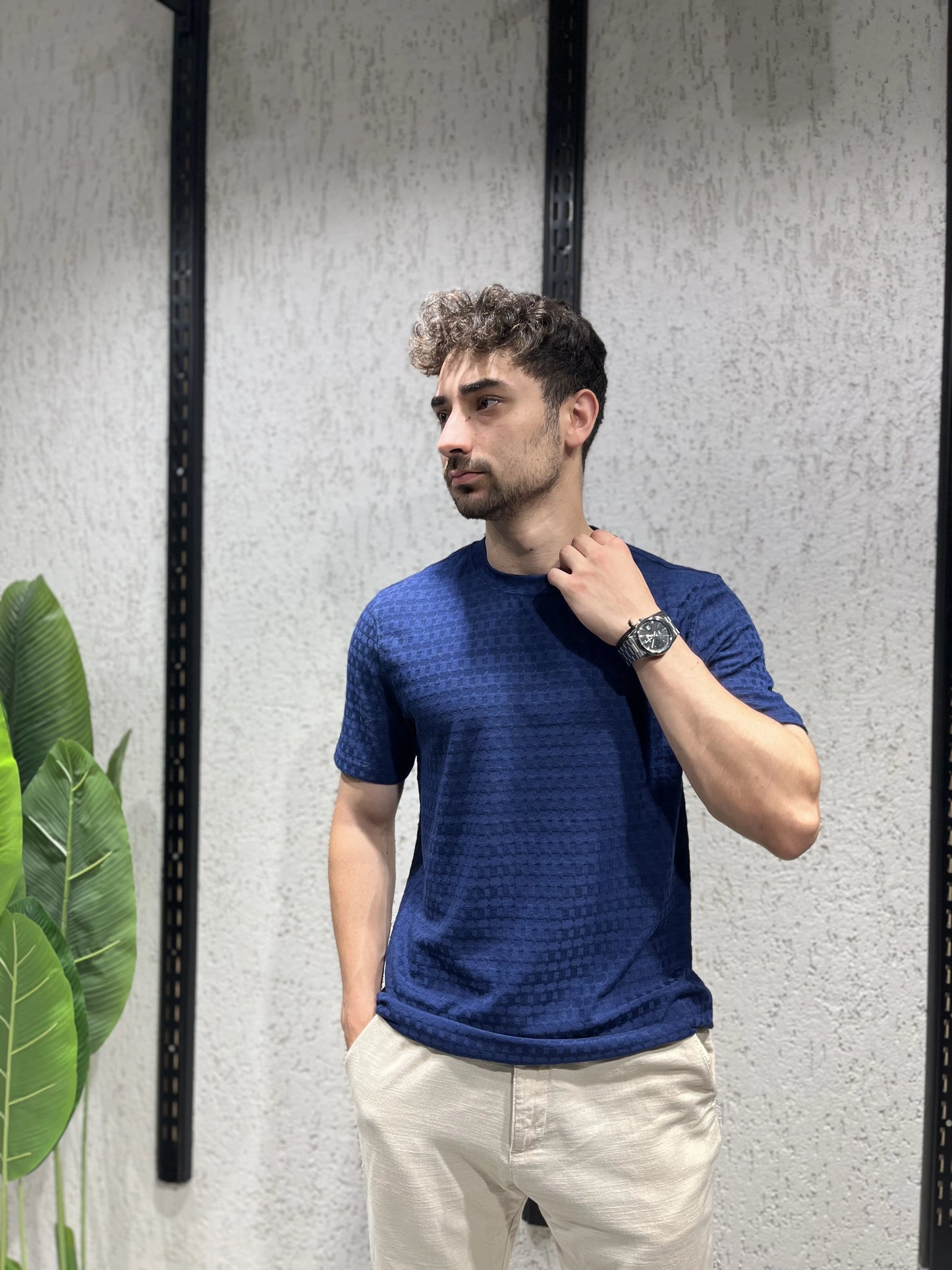 Kare Desenli Basic Tişört