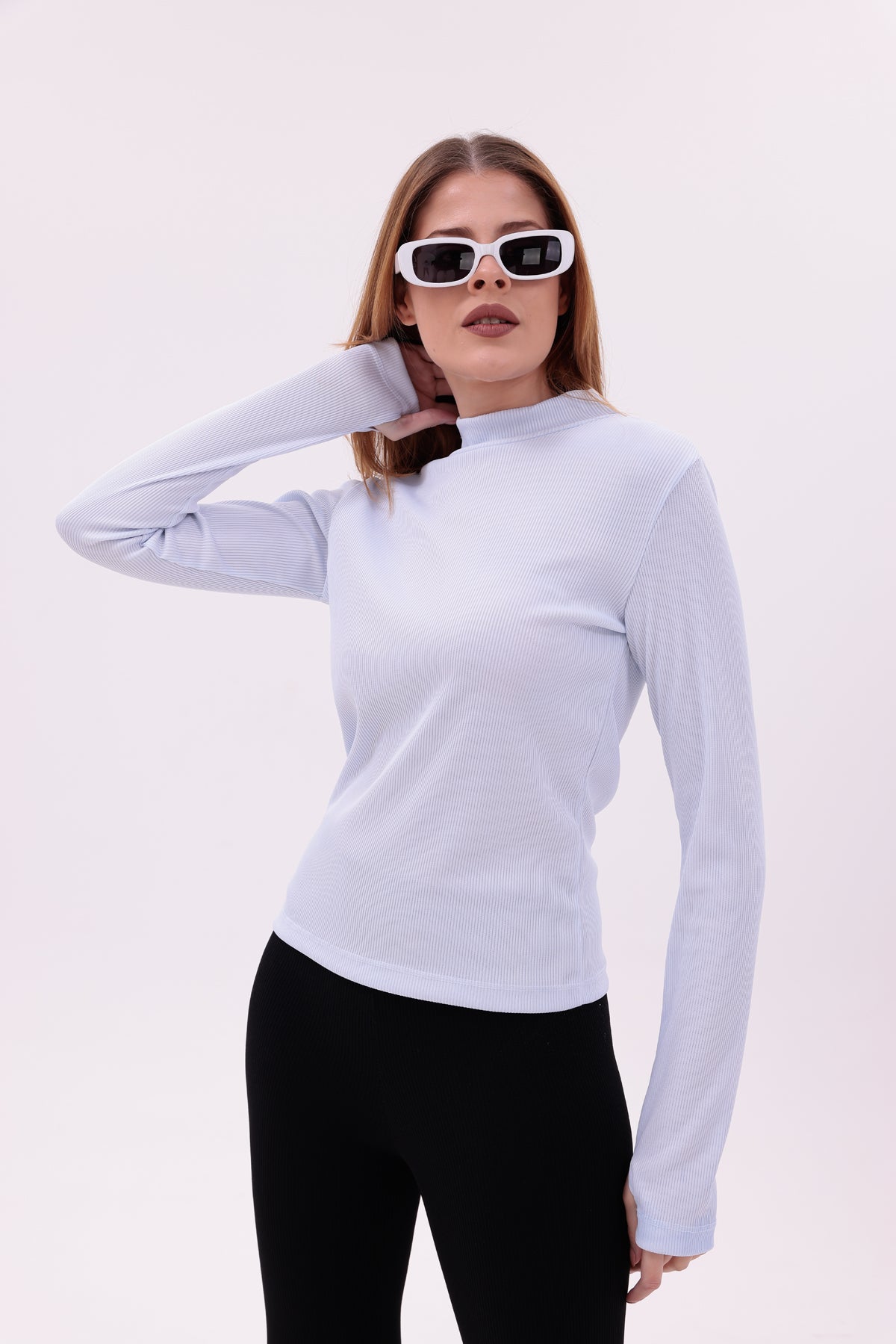 Yarım Balıkçı Yaka Parmak Detaylı Fit Body