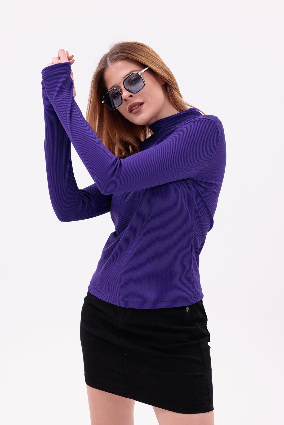 Yarım Balıkçı Yaka Parmak Detaylı Fit Body