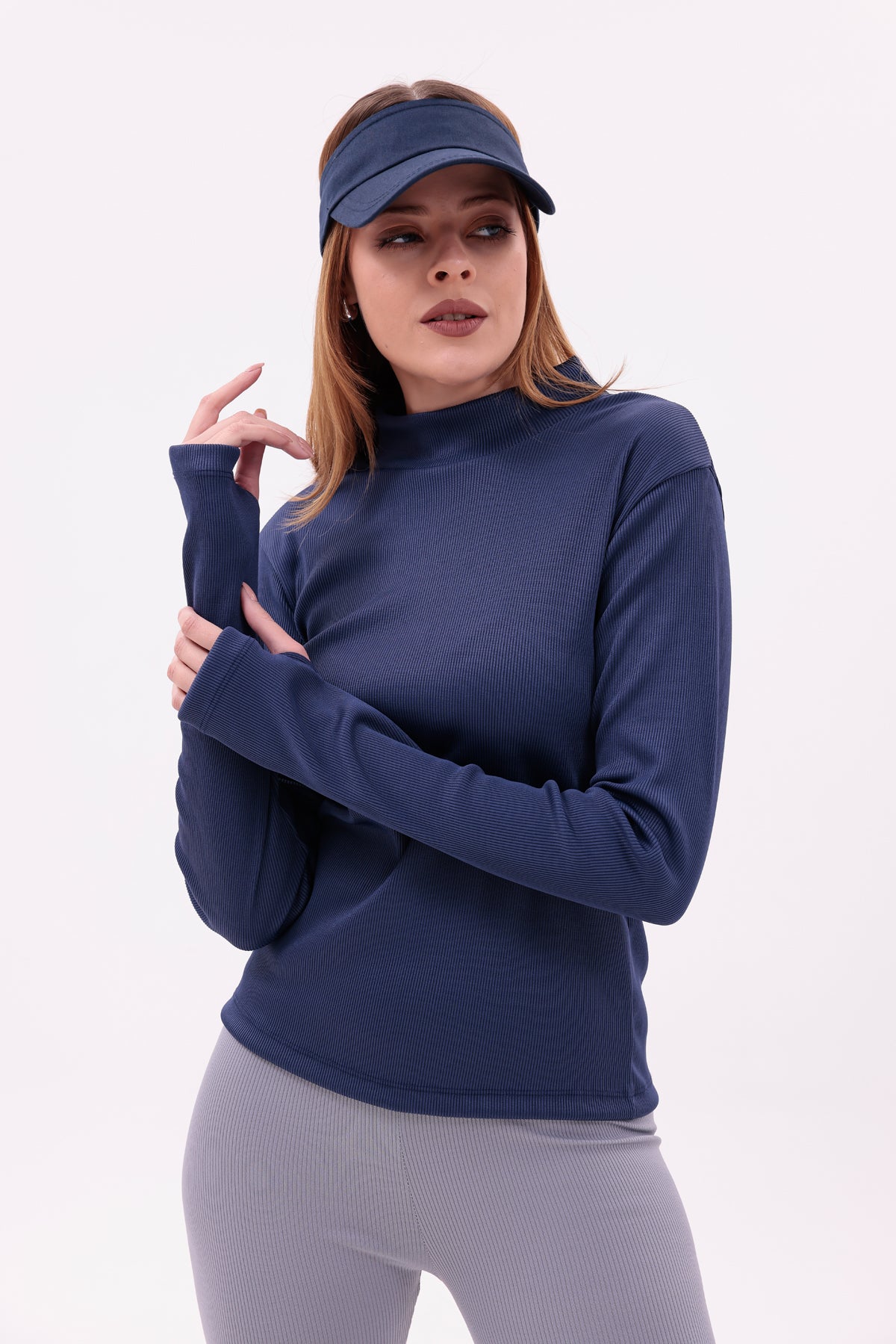 Yarım Balıkçı Yaka Parmak Detaylı Fit Body